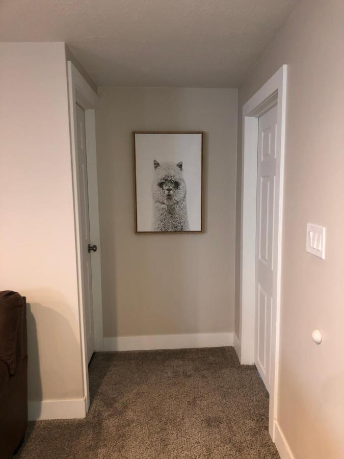 Cozy Getaway Near Slc Airport & Downtown - 1St Floor Apartment سالت ليك سيتي المظهر الخارجي الصورة